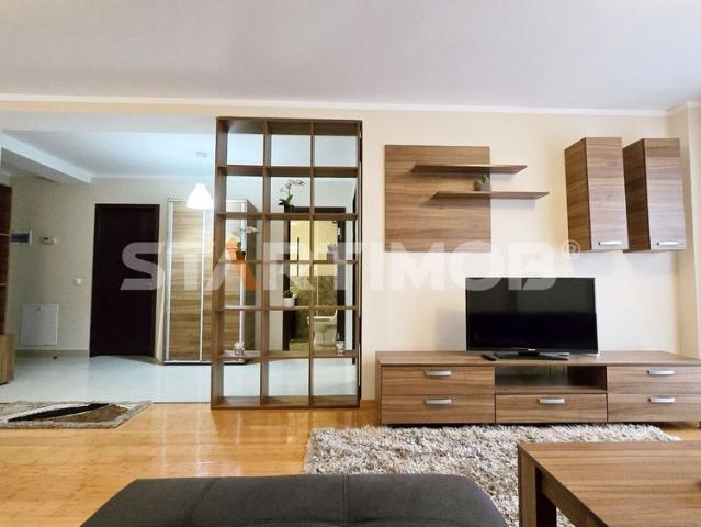 Apartament mobilat Central cu parcare