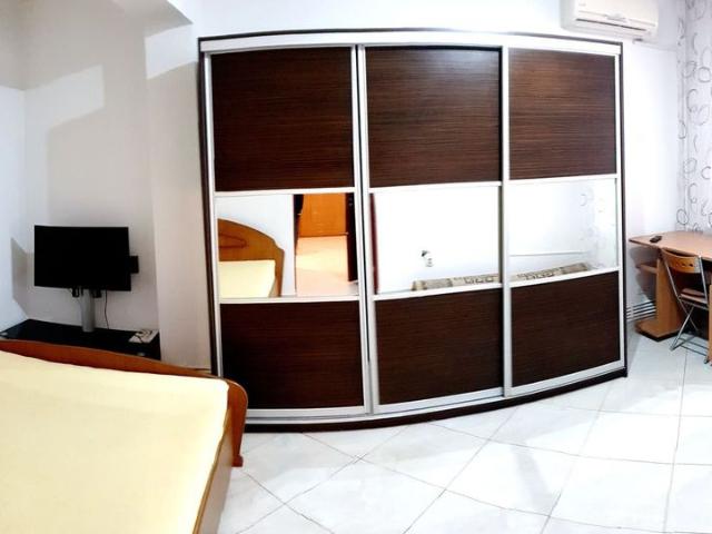 Apartament MOBILAT si UTILAT, cu balcon și facilități moderne