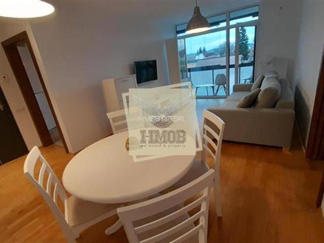 Apartament modern 3 camere 80 mpu terasa Boxa|parcare zona Centrala