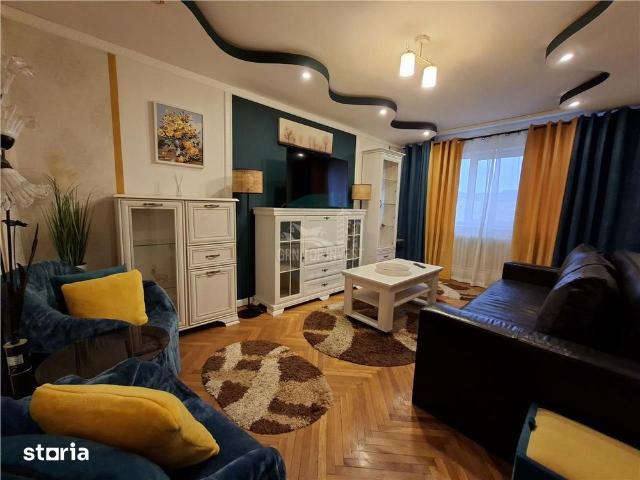 Apartament modern 3 camere balcon zona Vasile Aaron