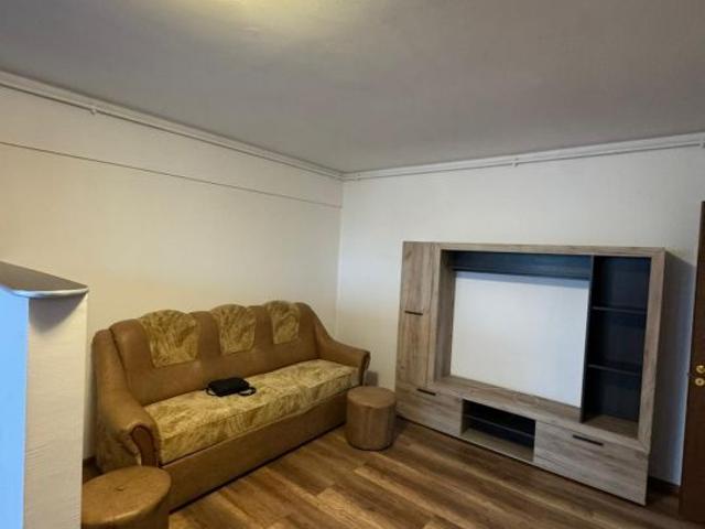 Apartament modern, zona centrala, parcare inclusa
