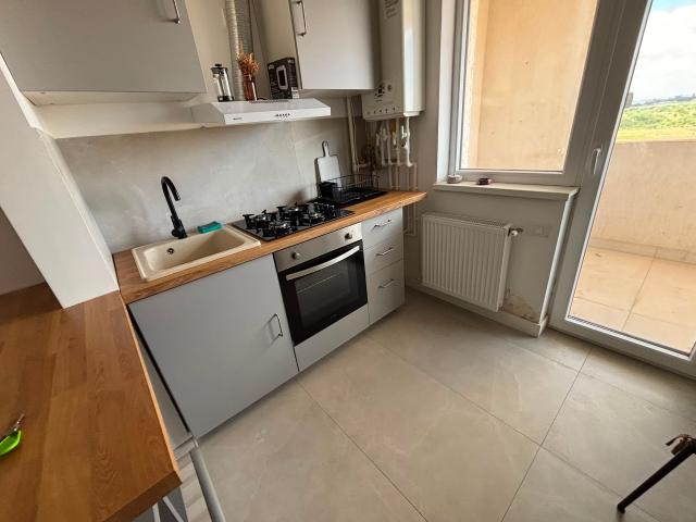 Apartament complet mobilat si utilat de inchiriat, loc de parcare inclus, acces rapid metrou Berceni