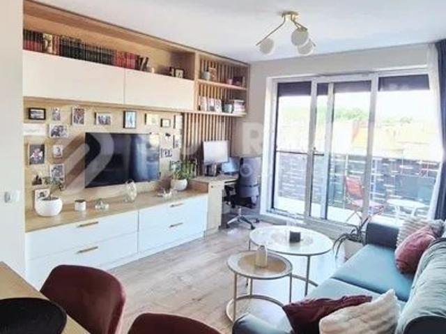 Apartament modern cu 2 camere | Zonă semicentrală | Parcare inclusă