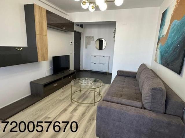 Apartament modern cu 3 camere de închiriat