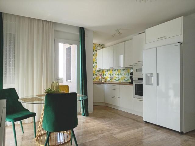 Apartament modern cu 3 camere de inchiriat in West Residence, Oradea