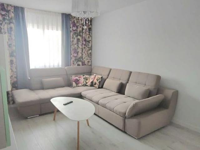 Apartament modern cu 3 camere de inchiriat in Vasile Aaron – Strada