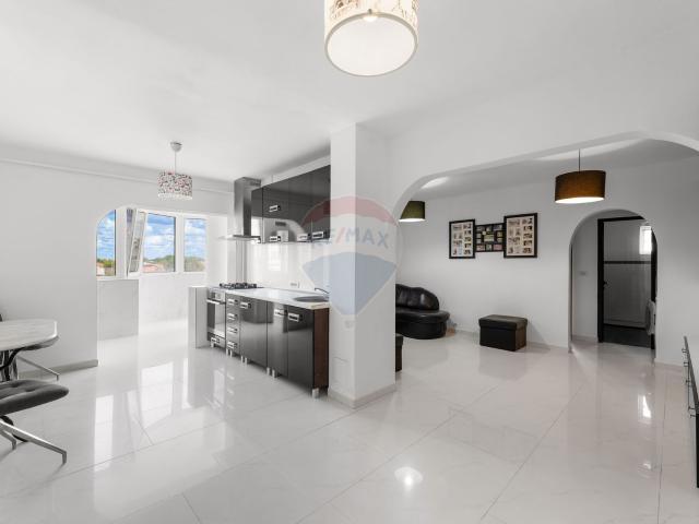apartament modern cu 3 camere de închiriat podgoria