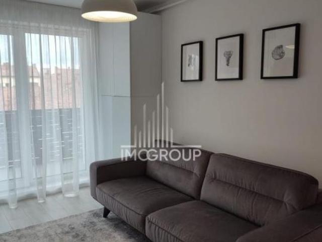 Apartament modern cu 3 camere de inchiriat Zona centrala