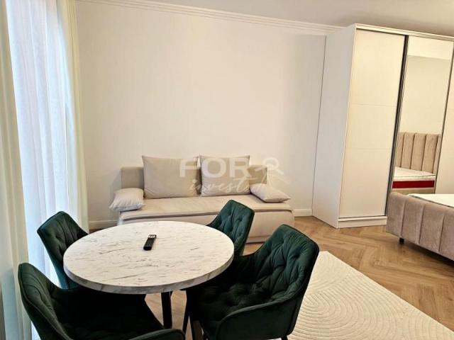 Apartament modern, cu parcare, de inchiriat in Sanmartin