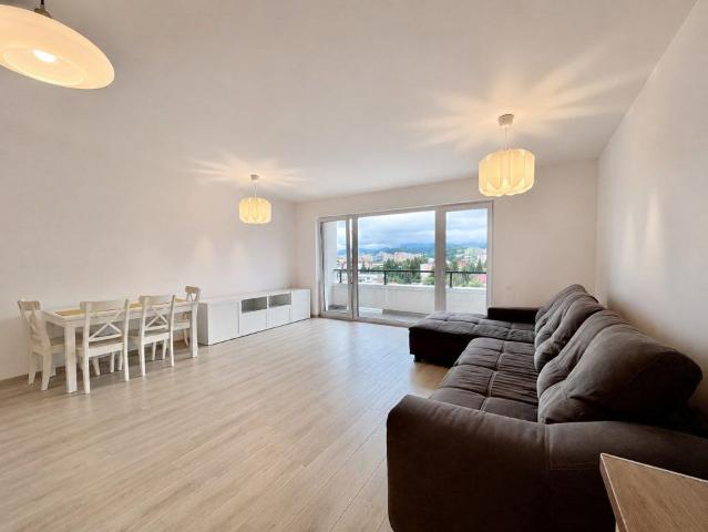 Apartament modern în Alphaville Arena