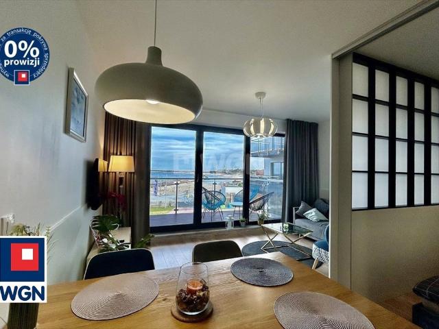 Apartament nad morzem z widokiem i parkingiem