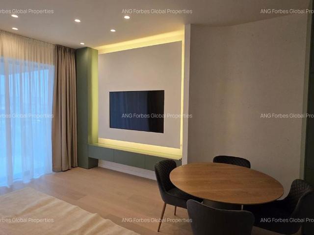 Apartament nou 2 camere, etaj superior, complet mobilat lux, cu parcare inclusa