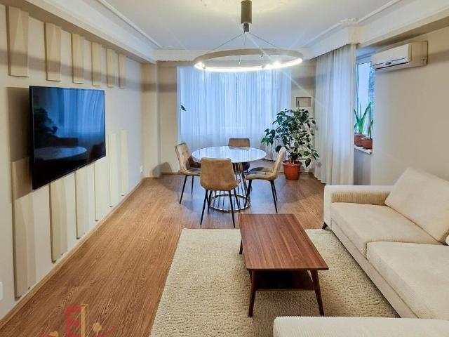 Apartament nou 3 camere, CENTRAL, prima inchiriere, 2 bai, Targu Mures