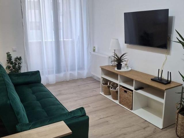 Apartament nou cu 2 camere de închiriat