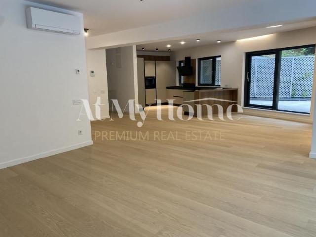 Apartament NOU, Modern, Luminos cu 4 camere, terasa 177mp, office/rezidential