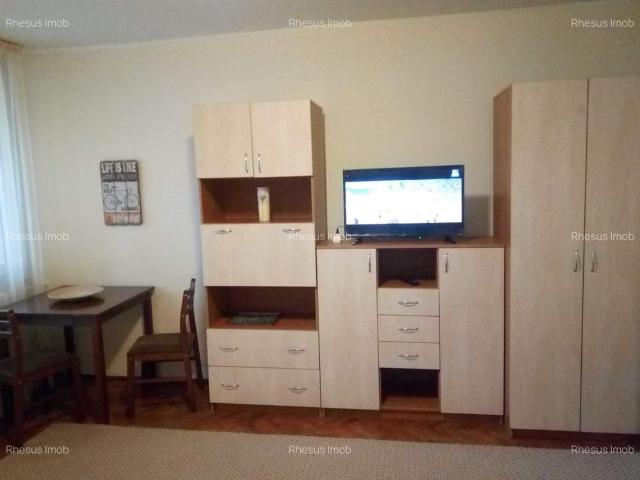 Apartament o camera circumvalatiunii 250euro