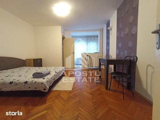 Apartament o camera decomandat zona Take Ionescu