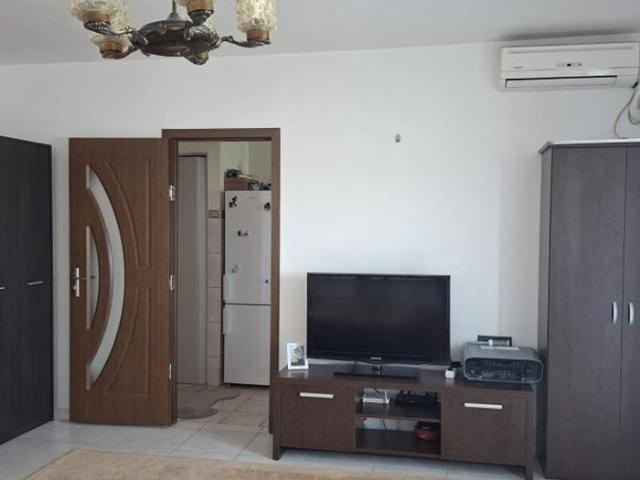 Apartament o camera zona Nicolina 2