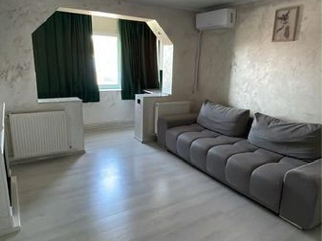 Apartament oferit spre inchiriere….whatsapp