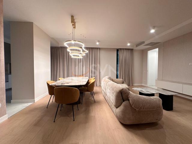 Apartament Aviatorilor l Terasa si gradina 133 mp