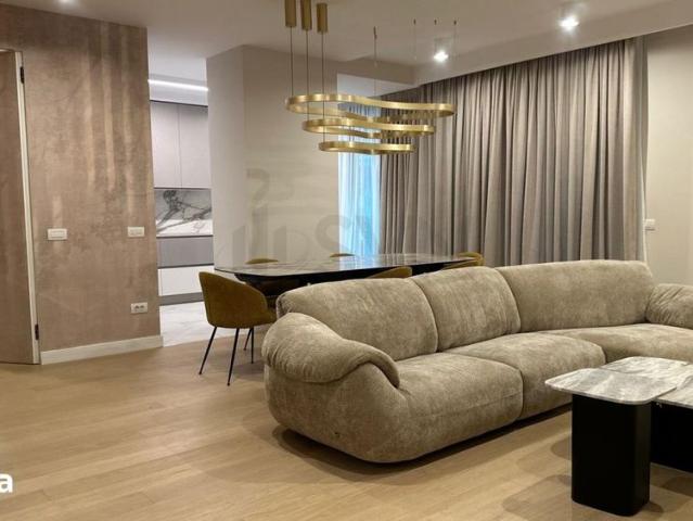 Apartament Aviatorilor l Terasa si gradina 133 mp