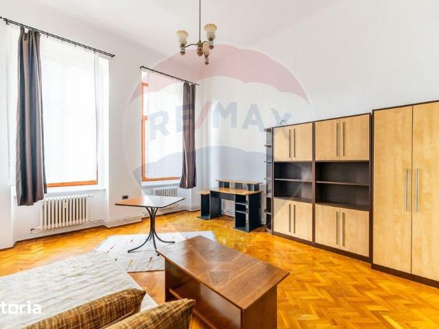 Apartament cu o camera de inchiriat,zona teatru