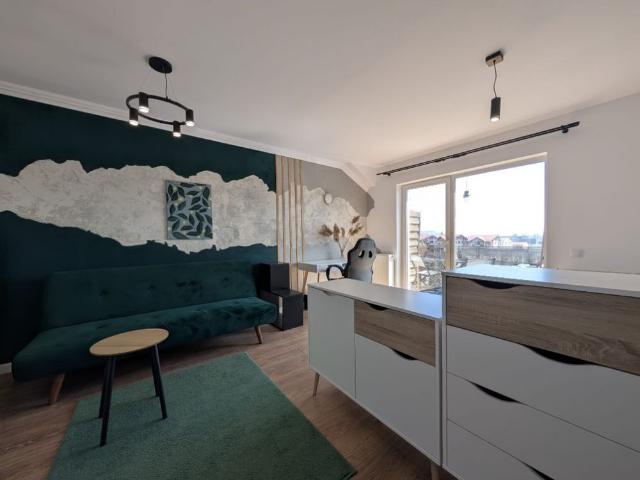 Apartament cu o camera si parcare, prima inchiriere, zona Primariei