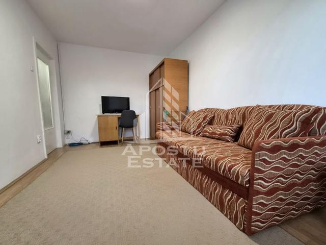 Apartament cu o camera,zona Micalaca
