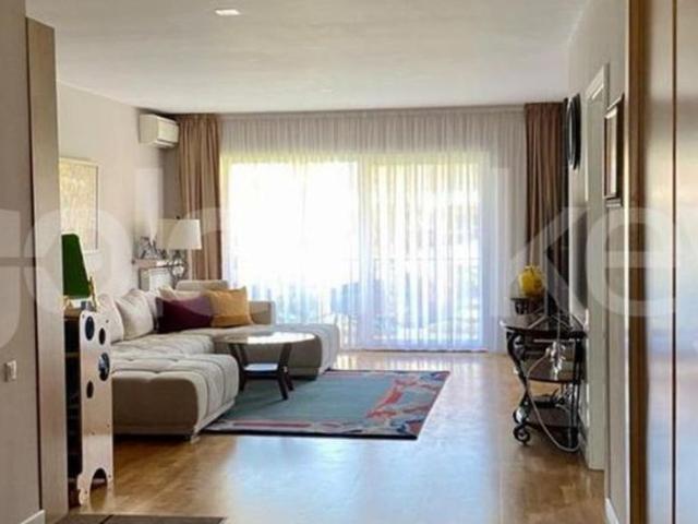 Apartament cu acces la piscina comuna, fitness si 2 locuri de parcare
