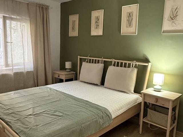 Apartament cu balcon, aer condiționat și mobilier