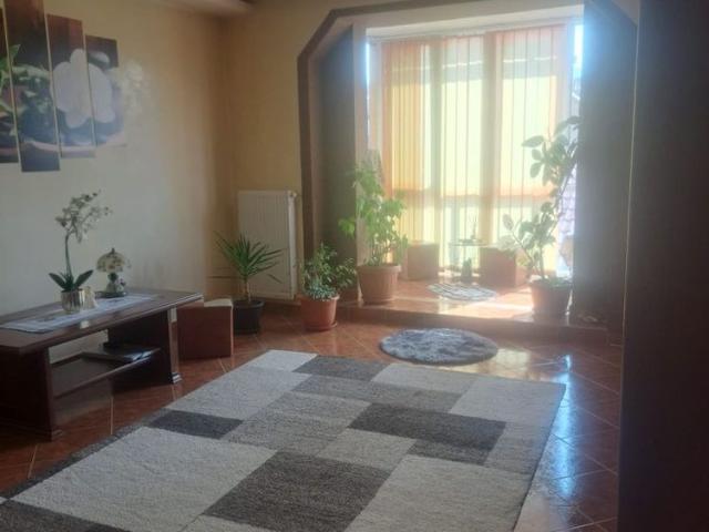 Apartament cu balcon și bucătărie separată în Zalău