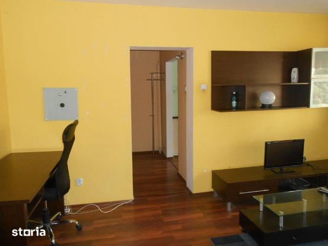 Apartament cu balcon, mobilat.Zona Medicinei