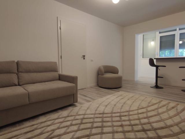 Apartament cu doua camere decomandat, strada Turda RIMO