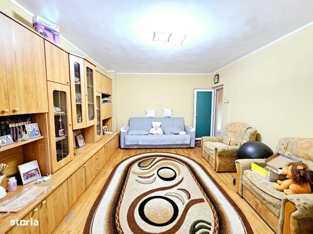 Apartament cu doua camere, zona Piata Centrala, V uri, et. Int!