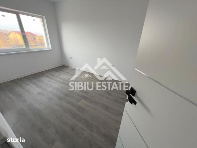 Apartament cu Gradina generoasa de 49 mp 3 camere, terasa, balcon