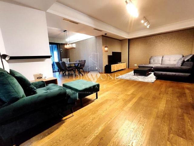 Apartament cu priveliste panoramica | Parcare | Sauna | 2 dressing uri
