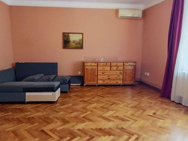 Apartament cu suprafata de 110mp zona colinei,pet friendly
