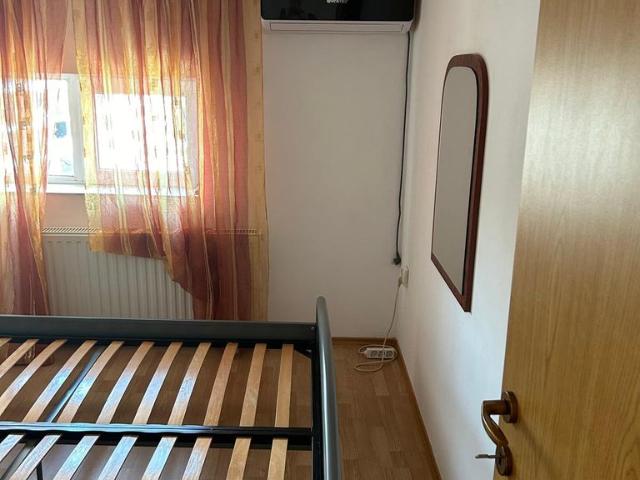 Apartament cu scara interioara