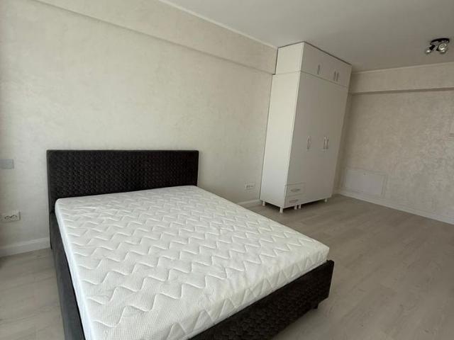 Apartament cu 1 cameră de închiriat Royal Town