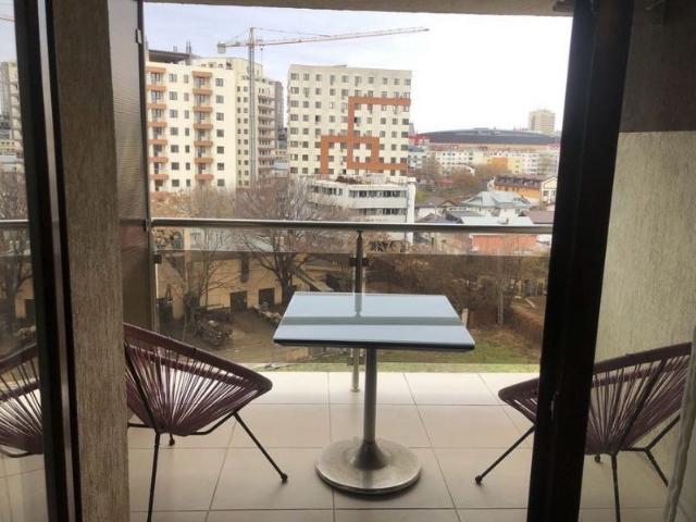 Apartament cu 1 camera, BLOC NOU, zona Centru Palas Mall