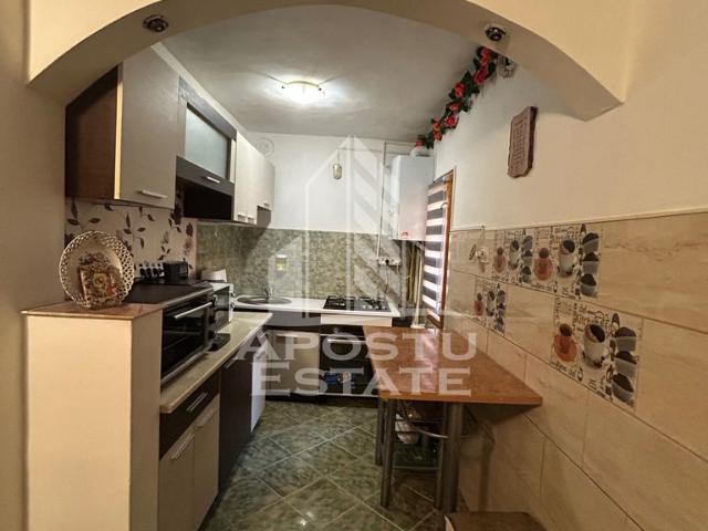 Apartament cu 1 cameră decomandat, etajul 1, centrala proprie