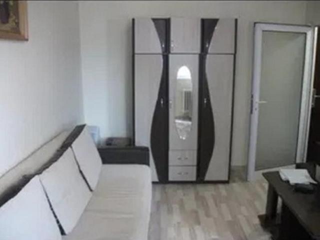 Apartament cu 1 camera zona Podu Ros Tutora