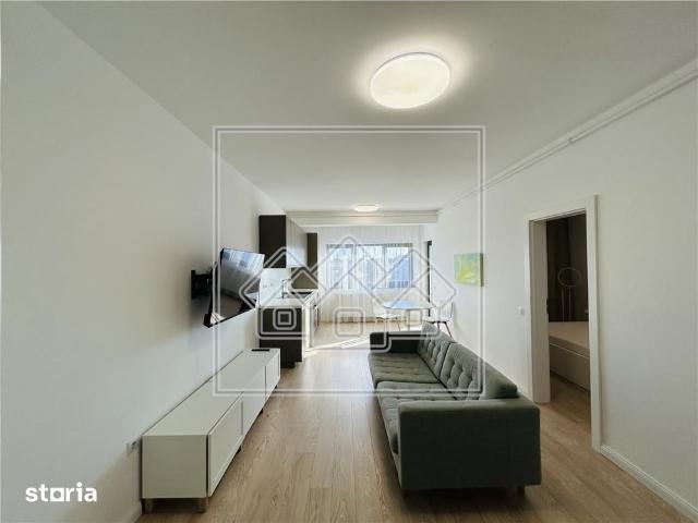Apartament cu 2 camere, balcon, la cheie, bloc cu lift