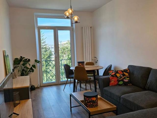 Apartament cu 2 camere, balcon, mobilat utilat