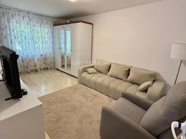 Apartament cu 2 camere Centru Civic Tg. Cucu
