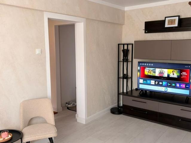 Apartament cu 2 camere de închiriat