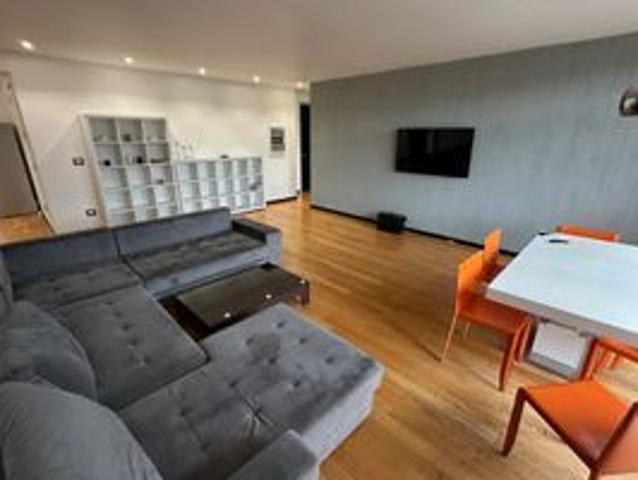 Apartament cu 2 camere de închiriat