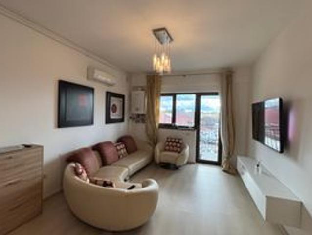 Apartament cu 2 camere de închiriat