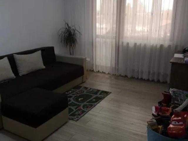 Apartament cu 2 camere de inchiriat, zona Narcisa