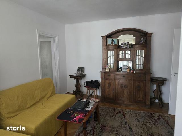 Apartament cu 2 camere de inchiriat – zona Școala nr. 3 etaj 1